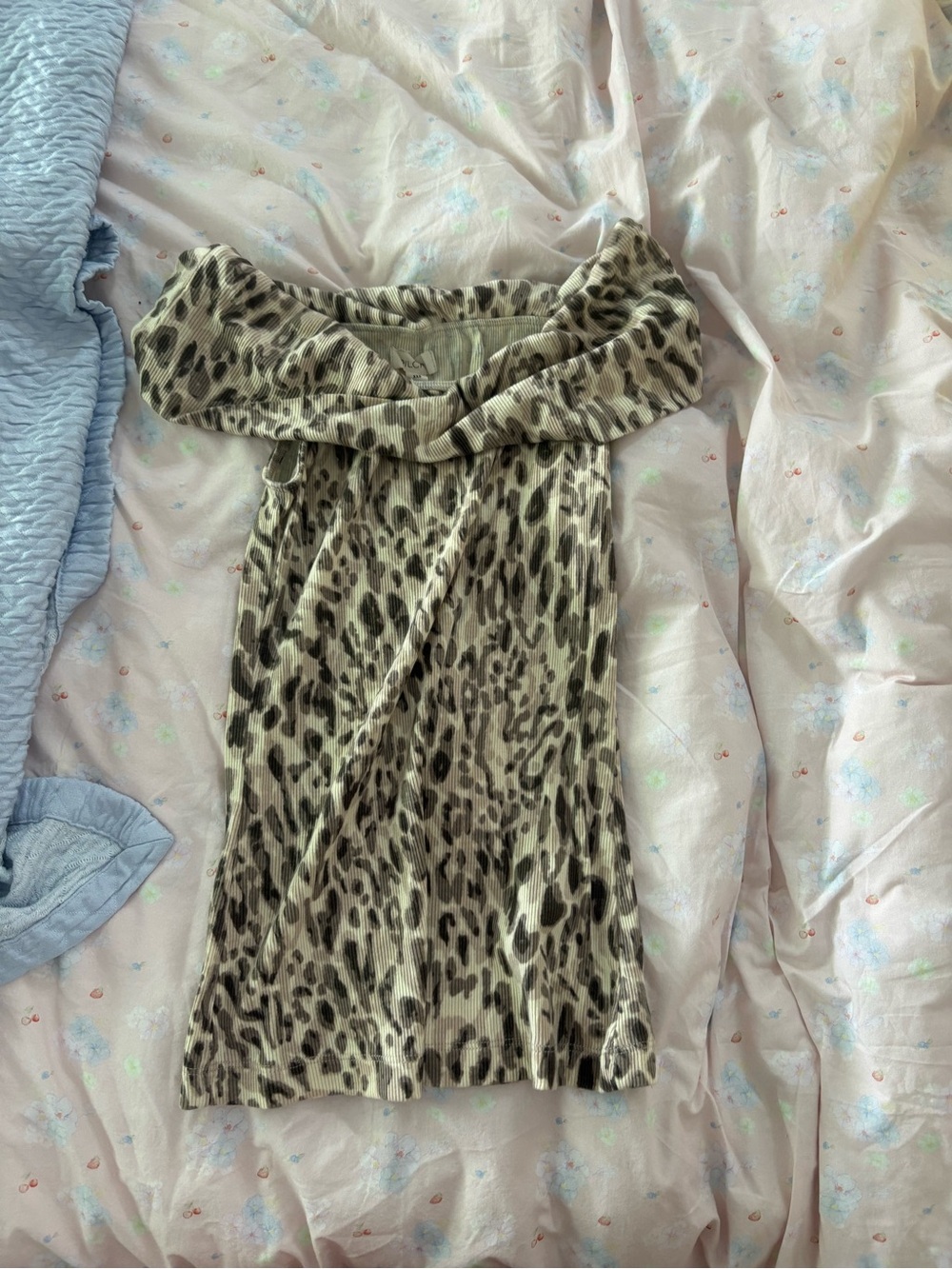 Pilcro Beige and Black Leopard-Print Off-Shoulder Crop Top